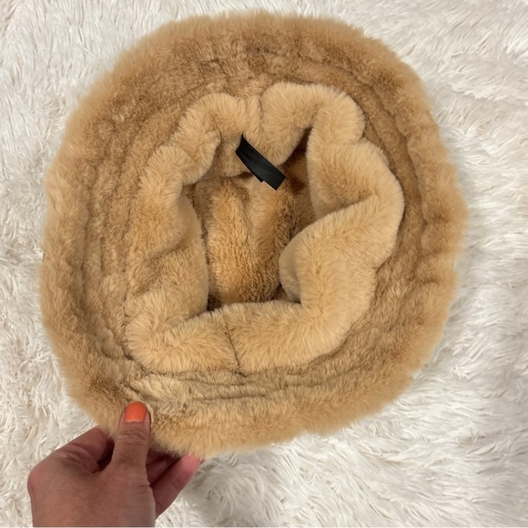 Torrid Faux Fur Reversible Bucket Hat Tan Size M/L - Picture 7 of 12